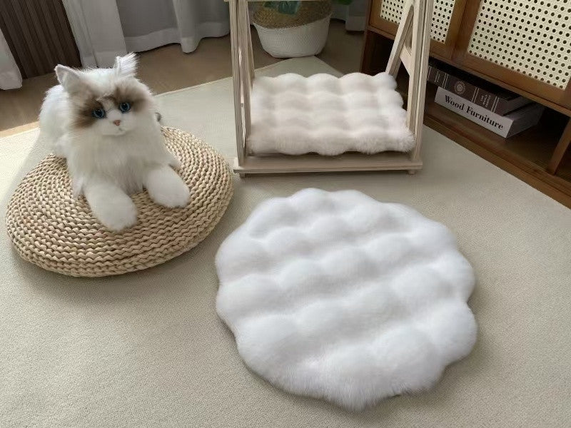 White Plush Round Cat Mat - Soft Faux Fur